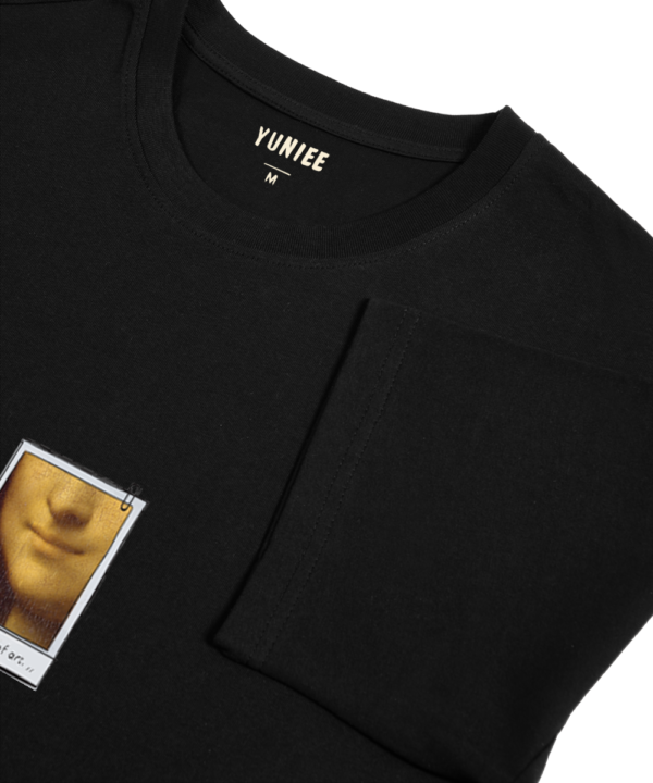 That Mysterious Smile - Unisex Oversize T-shirt - Görsel 3