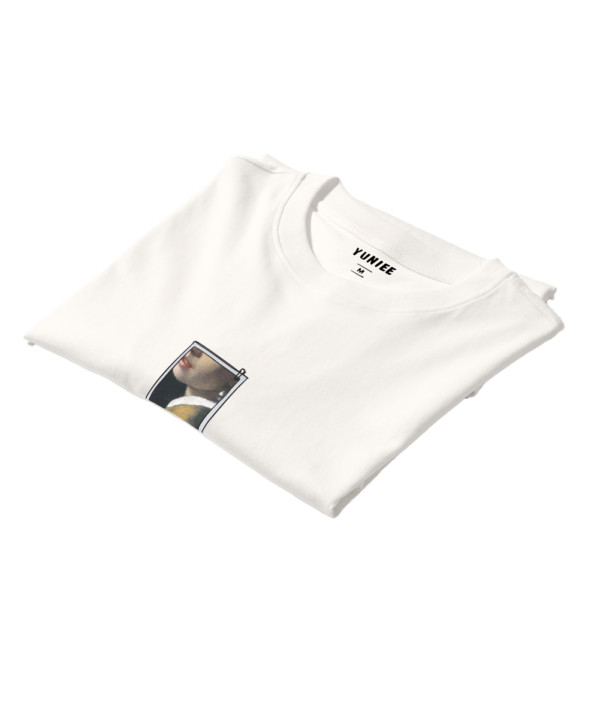 Between Silence & Smile - Unisex Oversize T-shirt - Görsel 4