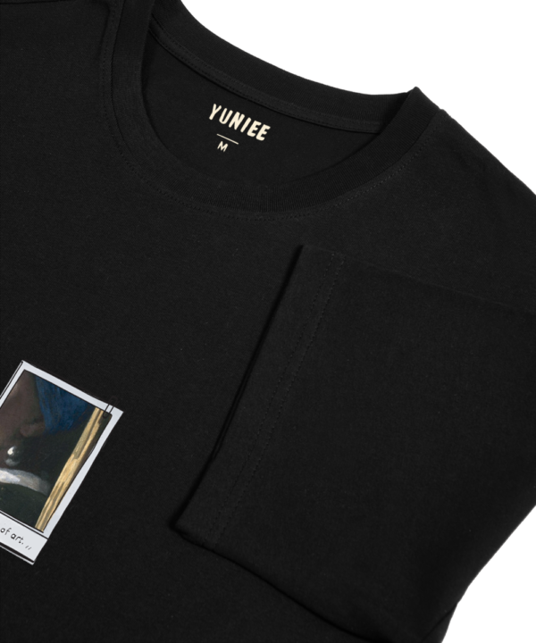 Eyes Behind the Pearl - Unisex Oversize T-shirt - Görsel 3